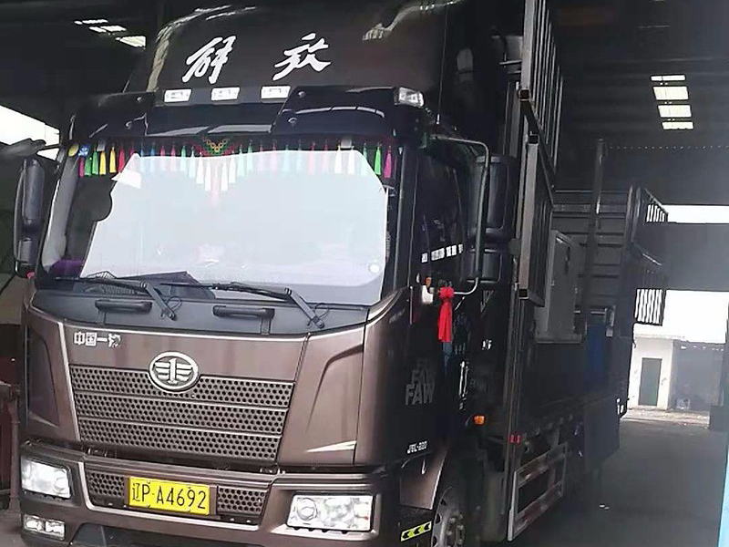 發(fā)往酒泉德泰的臥式集成拉絲機，一次成型，既能拉3.0的圓絲，又能冷軋小螺紋鋼